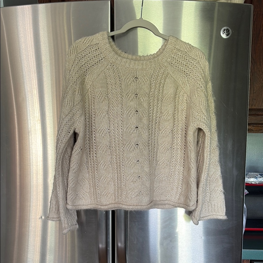 Universal Thread Cream Crew Neck Thick Cable Knit Sweater